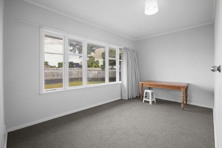 Photo of property in 2 Old Farm Road, Hamilton East, Hamilton, 3216