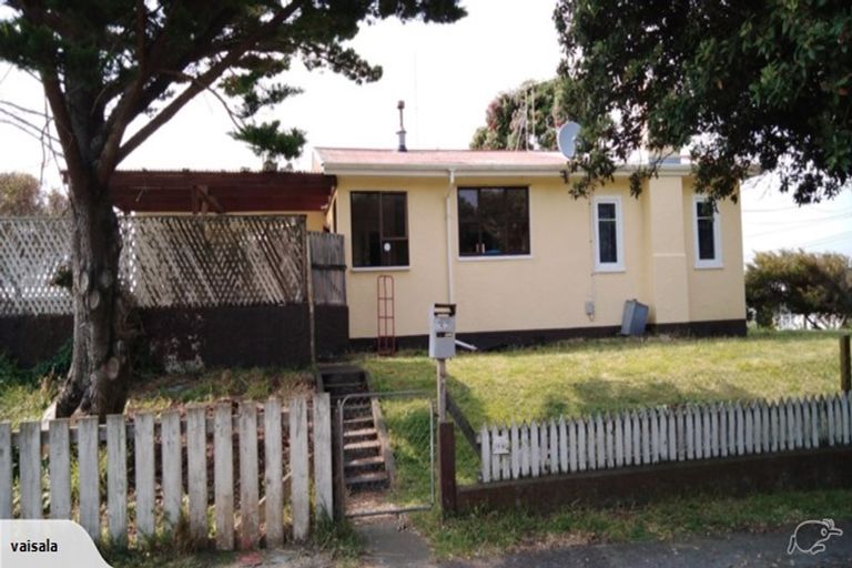 Photo of property in 32 Rangiora Street, Castlecliff, Whanganui, 4501