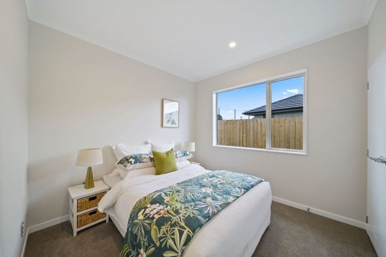 Photo of property in 3 Papaview Road, Papakura, 2110
