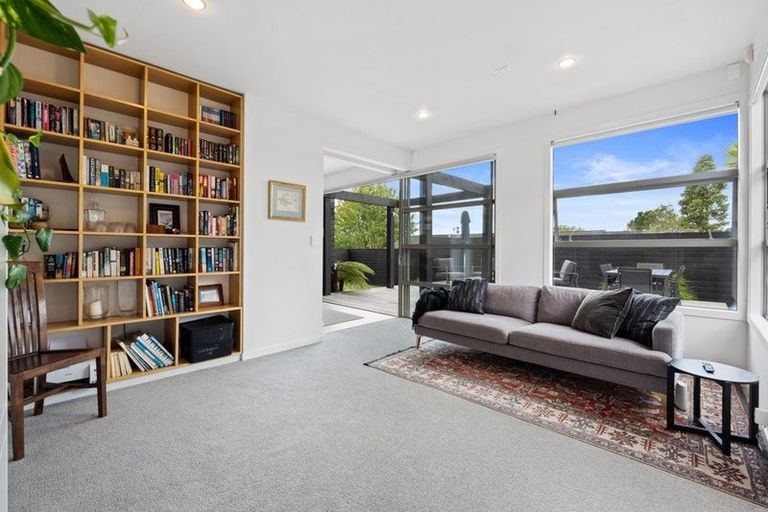 Photo of property in 357 Royal Road, Massey, Auckland, 0614