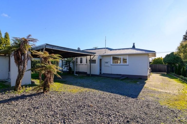 Photo of property in 28 Charles Road, Hannahs Bay, Rotorua, 3010