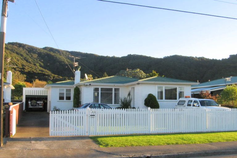Photo of property in 23 Totara Street, Wainuiomata, Lower Hutt, 5014