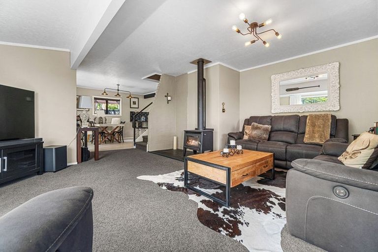 Photo of property in 16 Hawke Place, Pukekohe, 2120