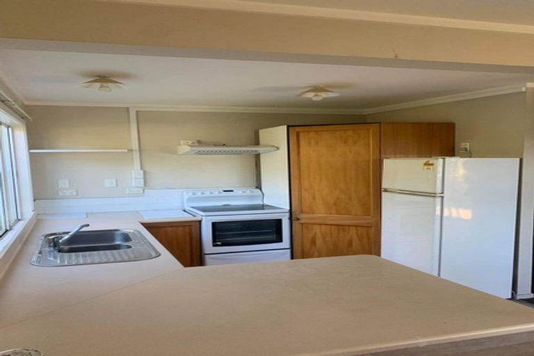 Photo of property in 30 Glenelg Road, Red Beach, 0932