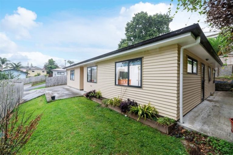 Photo of property in 46a Brains Road, Kelston, Auckland, 0602