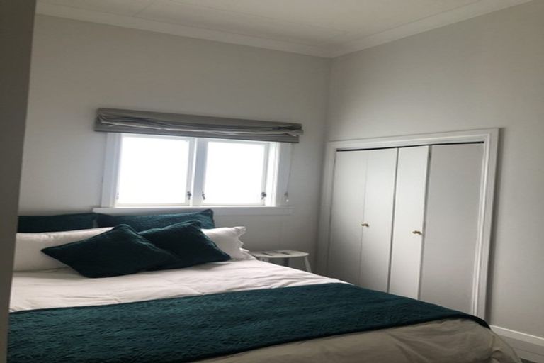 Photo of property in 20 Scarborough Terrace, Mount Victoria, Wellington, 6011