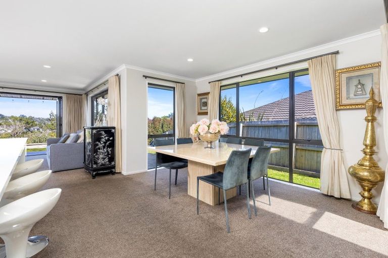 Photo of property in 72 Kittiwake Drive, Schnapper Rock, Auckland, 0632