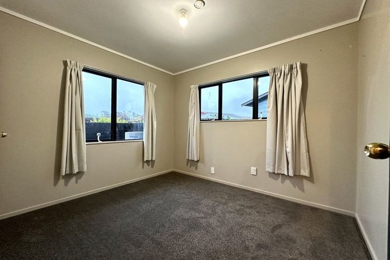Photo of property in 19a Glenhaven Place, Te Atatu Peninsula, Auckland, 0610