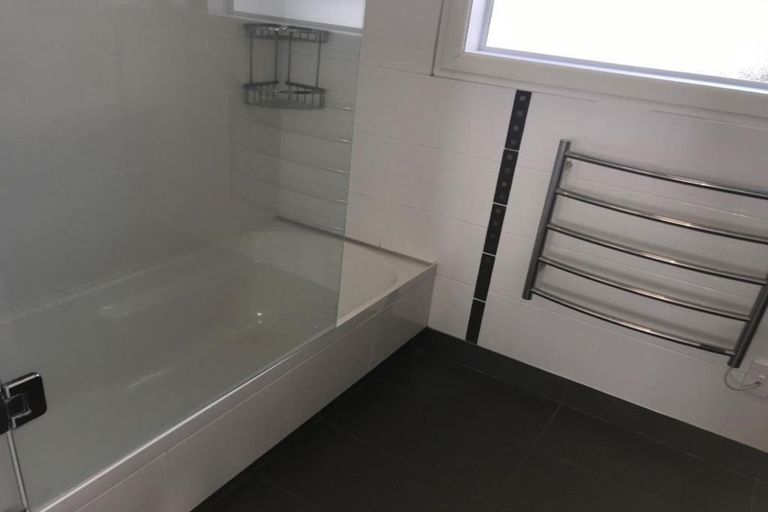 Photo of property in 10 Union Street, Merrilands, New Plymouth, 4312