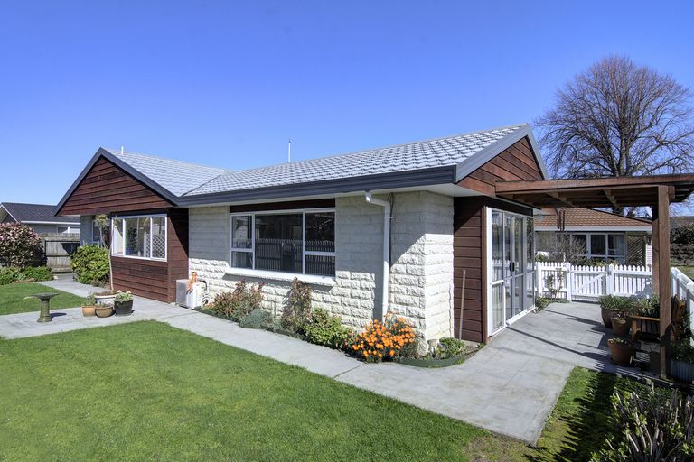 Photo of property in 2 Miller Place, Masterton, 5810