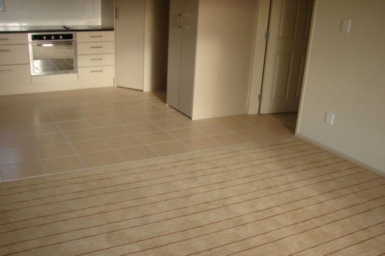 Photo of property in 3a Gretel Place, Hillcrest, Auckland, 0627