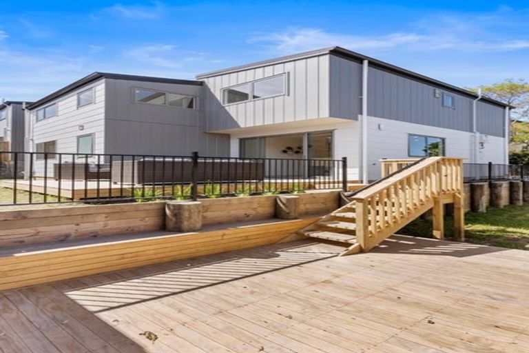 Photo of property in 32d Gulf View Road, Murrays Bay, Auckland, 0630