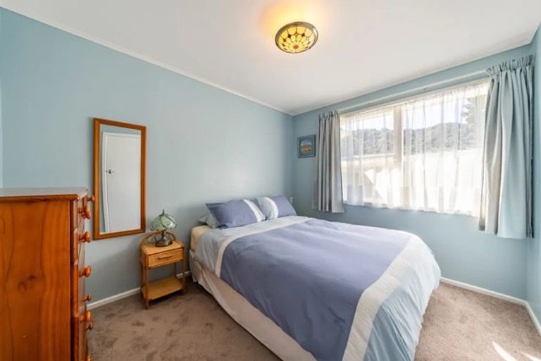 Photo of property in 7 Moehau Grove, Trentham, Upper Hutt, 5018