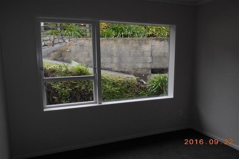 Photo of property in 13b Florio Terrace, Tawa, Wellington, 5028