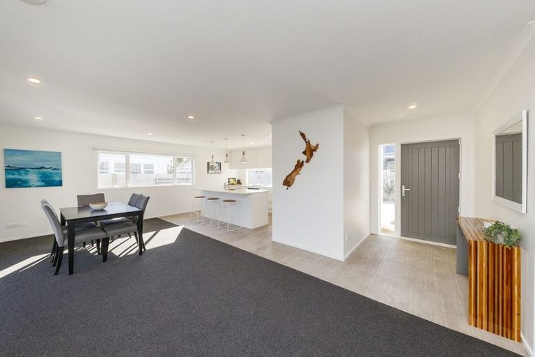 Photo of property in 98 Ferguson Street, West End, Palmerston North, 4412