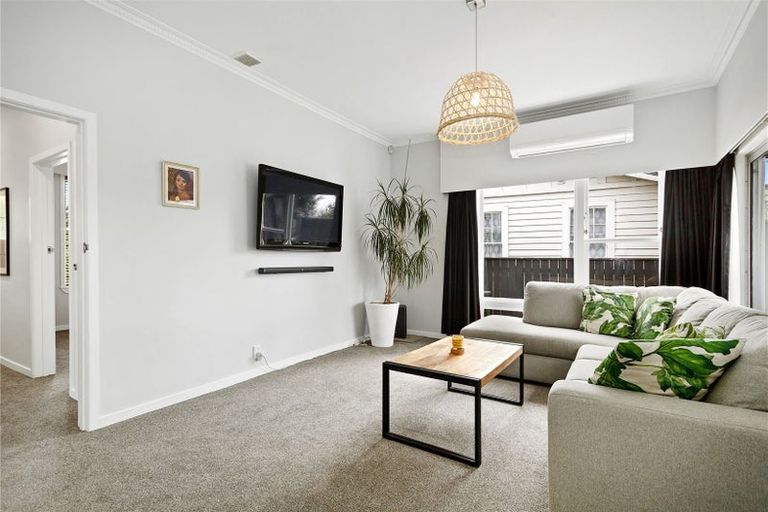 Photo of property in 19 Elizabeth Street, Moera, Lower Hutt, 5010