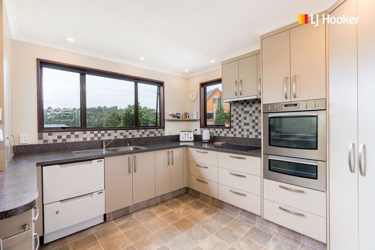 Photo of property in 71 Glenross Street, Glenross, Dunedin, 9011