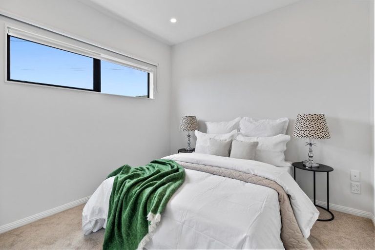 Photo of property in 63 Flanshaw Road, Te Atatu South, Auckland, 0610