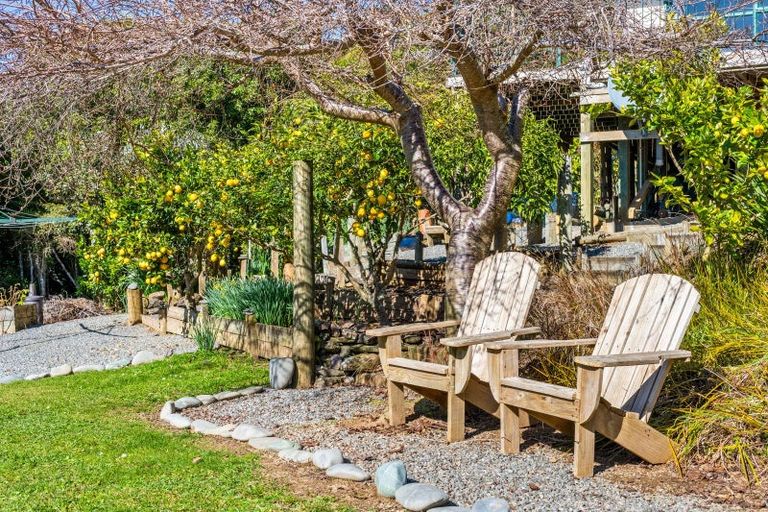 Photo of property in 826 Queen Charlotte Drive, Havelock, Picton, 7281