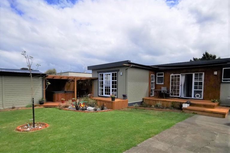 Photo of property in 42 Thyra Street, Dannevirke, 4930