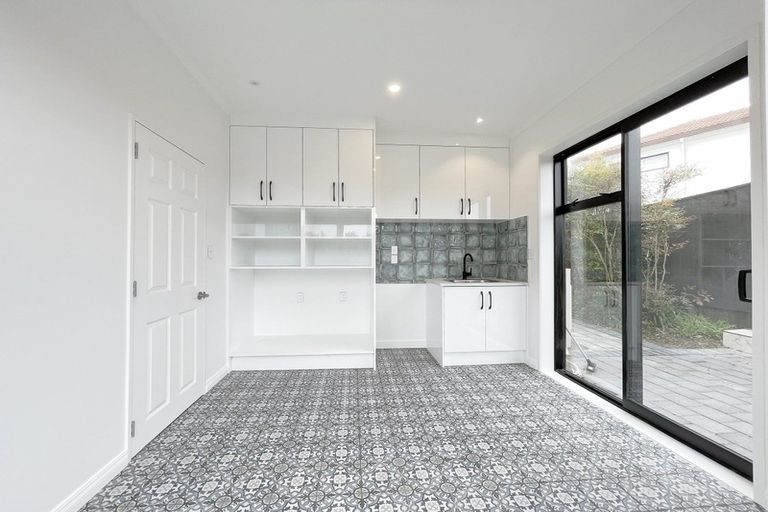 Photo of property in 3 Ballintra Close, Pinehill, Auckland, 0632