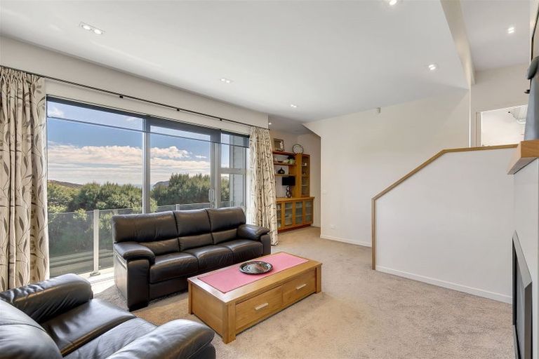 Photo of property in 21 Seascape View, Paremata, Porirua, 5024