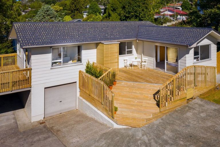 Photo of property in 19 Spinella Drive, Bayview, Auckland, 0629