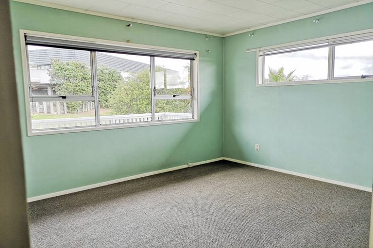 Photo of property in 60 Widmore Drive, Massey, Auckland, 0614