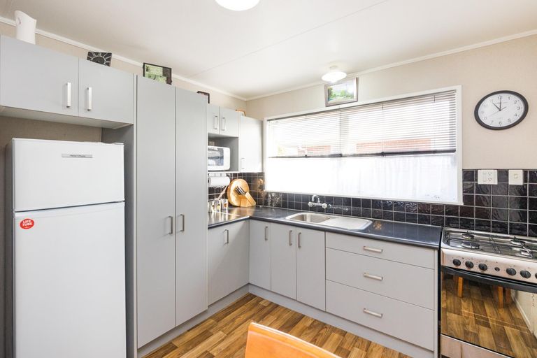 Photo of property in 46 Abraham Crescent, Milson, Palmerston North, 4414