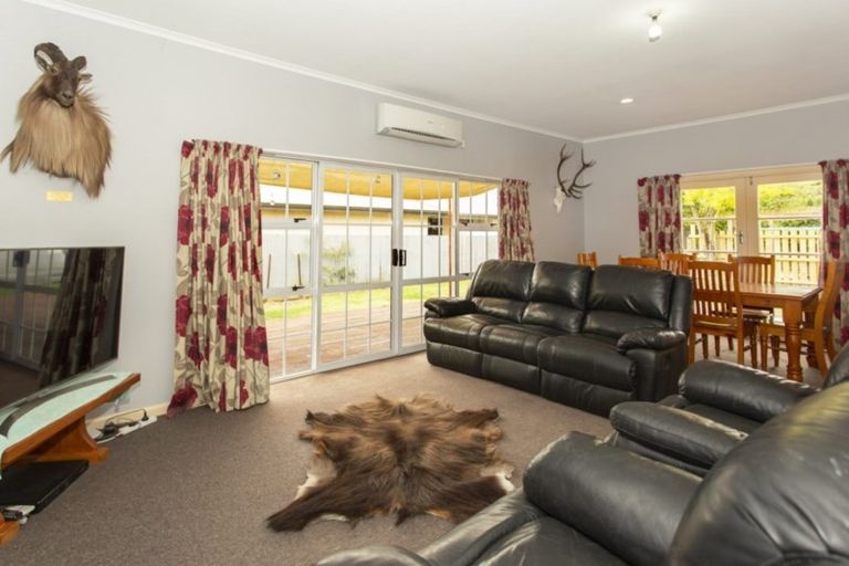 Photo of property in 17 Cameron Street, Ashburton, 7700