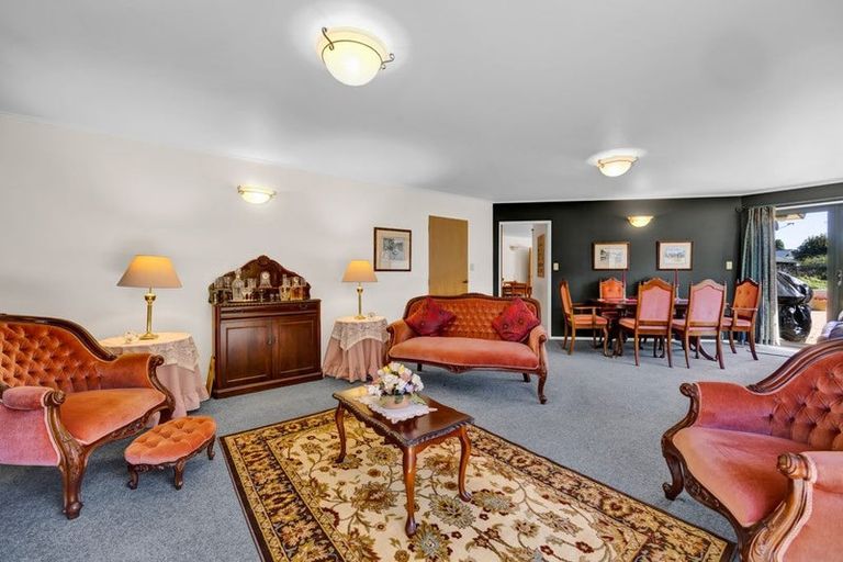 Photo of property in 15 Rod Syme Place, Hawera, 4610