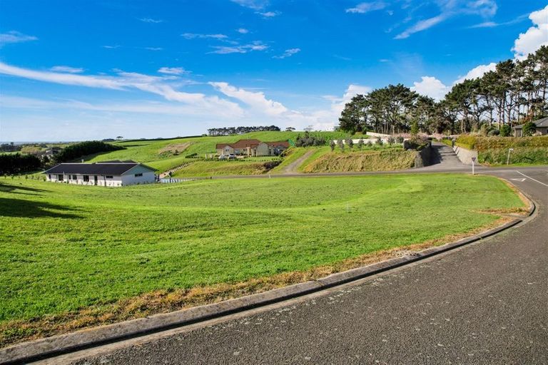 Photo of property in 1 Larlin Heights, Hawera, 4675