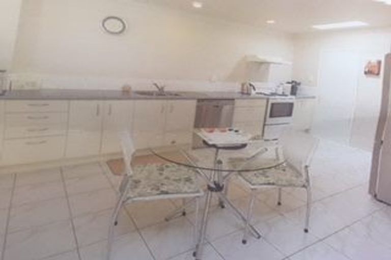 Photo of property in 22 Amorino Drive, Red Beach, 0932