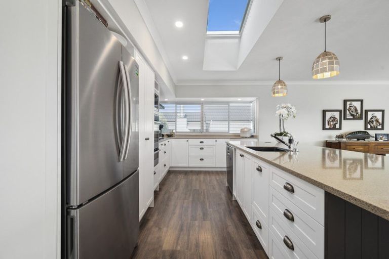 Photo of property in 10 Crowther Terrace, Waipahihi, Taupo, 3330