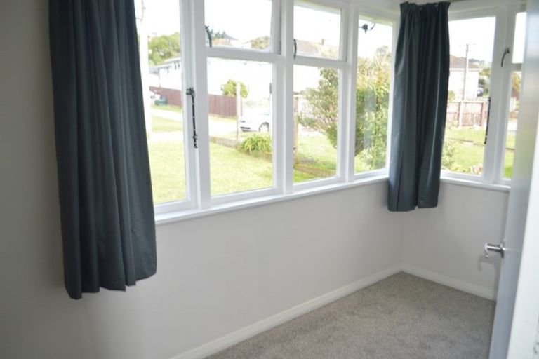 Photo of property in 4 Muturangi Grove, Elsdon, Porirua, 5022