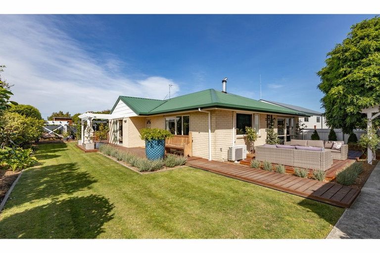 Photo of property in 60a Main North Road, Woodend, 7610