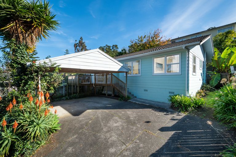Photo of property in 10 Scotstoun Place, Glen Eden, Auckland, 0602