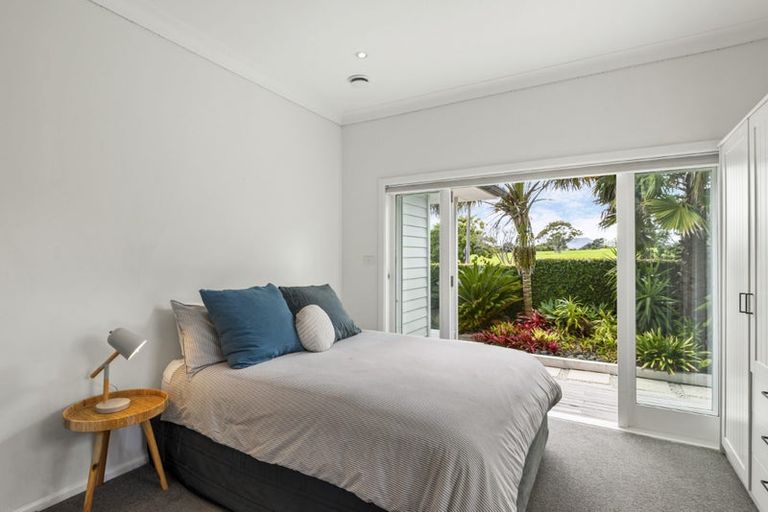Photo of property in 165 Vauxhall Road, Narrow Neck, Auckland, 0624