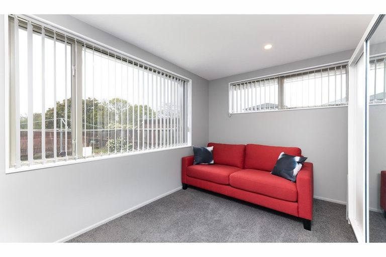 Photo of property in 6 Farnborough Street, Aranui, Christchurch, 8061