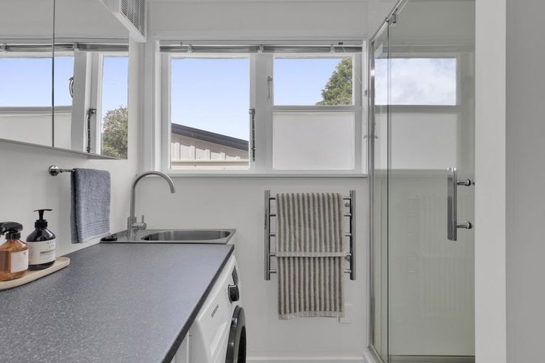 Photo of property in 1 Moule Place, Fairfield, Hamilton, 3214