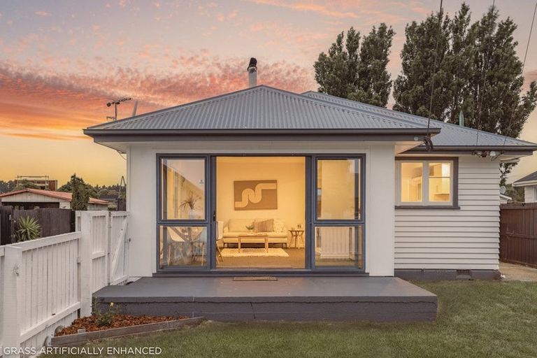 Photo of property in 19 Griffiths Avenue, Linwood, Christchurch, 8062