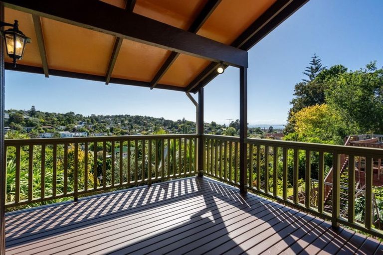 Photo of property in 20 Robin Lane, Browns Bay, Auckland, 0630