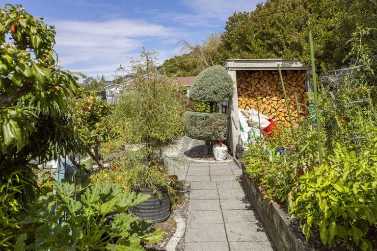 Photo of property in 19 Kinder Street, Acacia Bay, Taupo, 3330