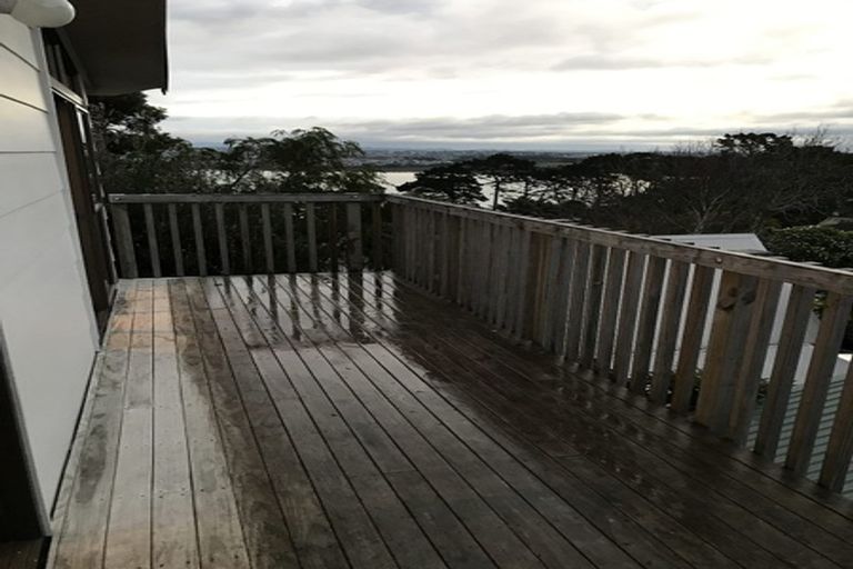 Photo of property in 16 Telstar Place, Beach Haven, Auckland, 0626