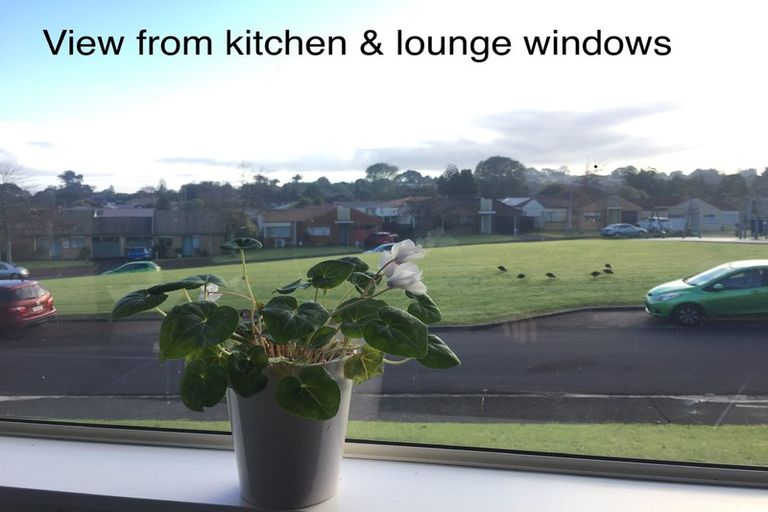 Photo of property in 6 Blueridge Close, Sunnyvale, Auckland, 0612