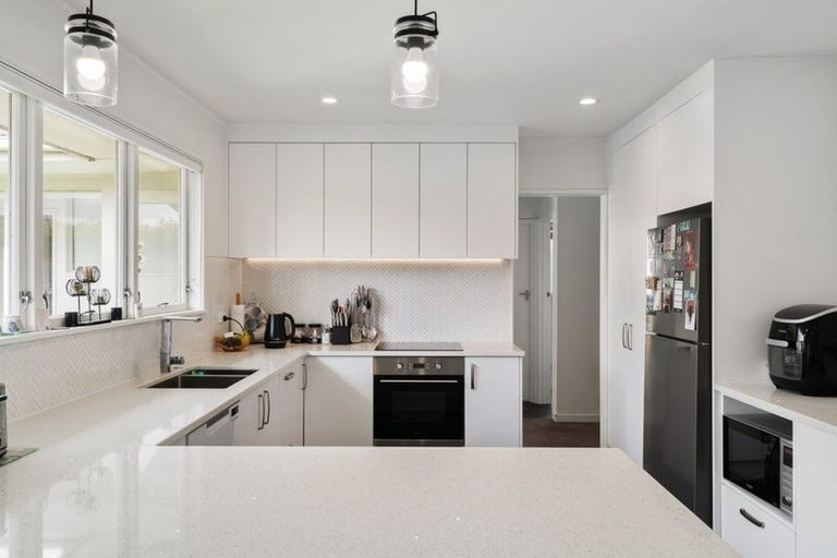 Photo of property in 1/35 Orams Road, Hillpark, Auckland, 2102