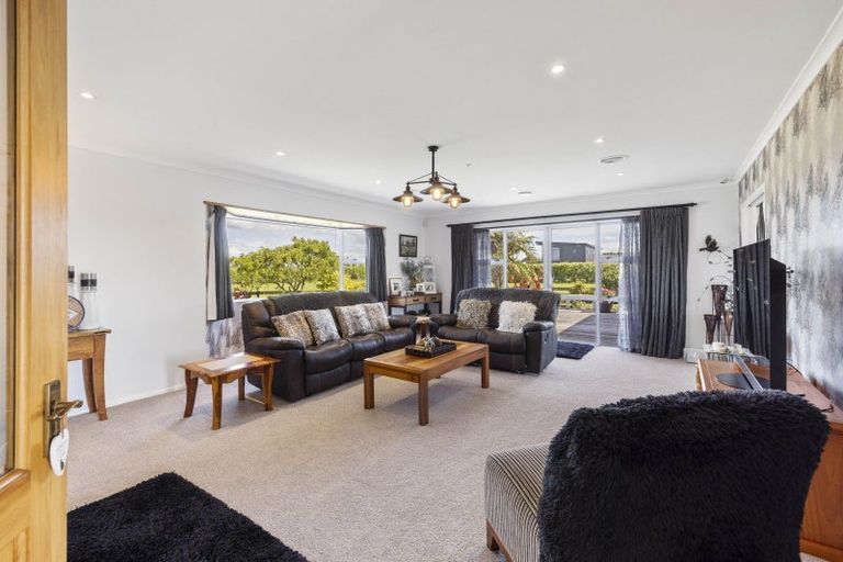 Photo of property in 281 Waihi Road, Hawera, 4673