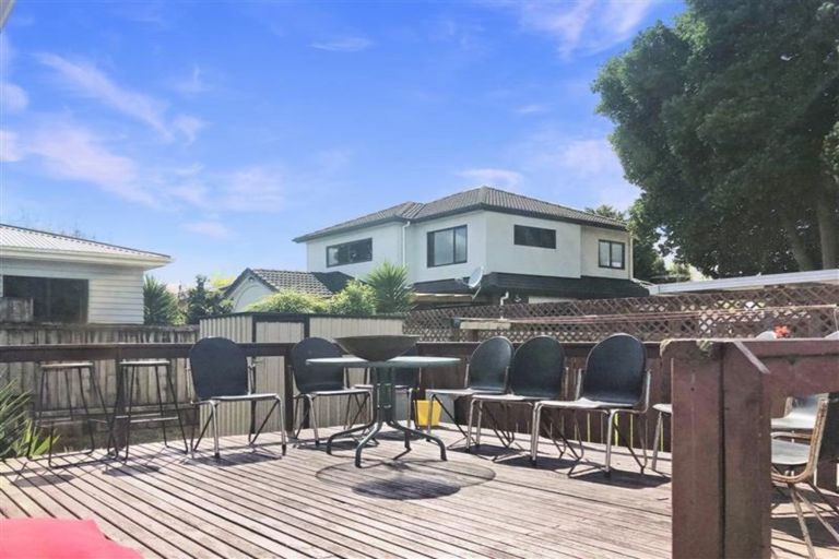 Photo of property in 1/49 Clevedon Road, Papakura, 2110
