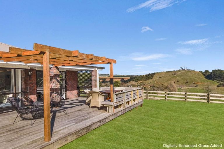 Photo of property in 61 Kanuka Road, Bombay, 2675