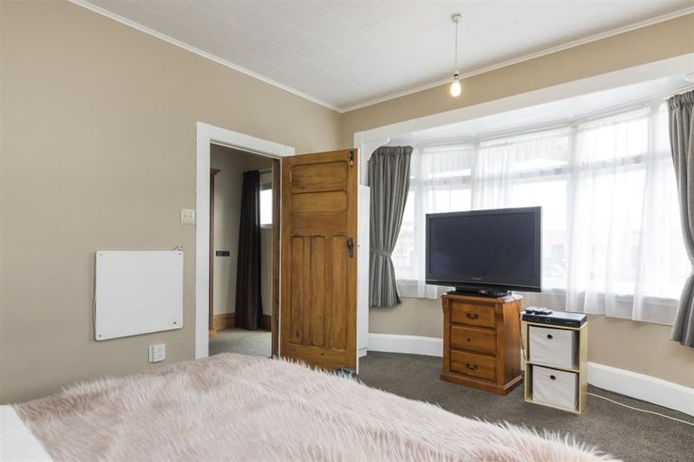 Photo of property in 28 Hair Street, Marton, 4710